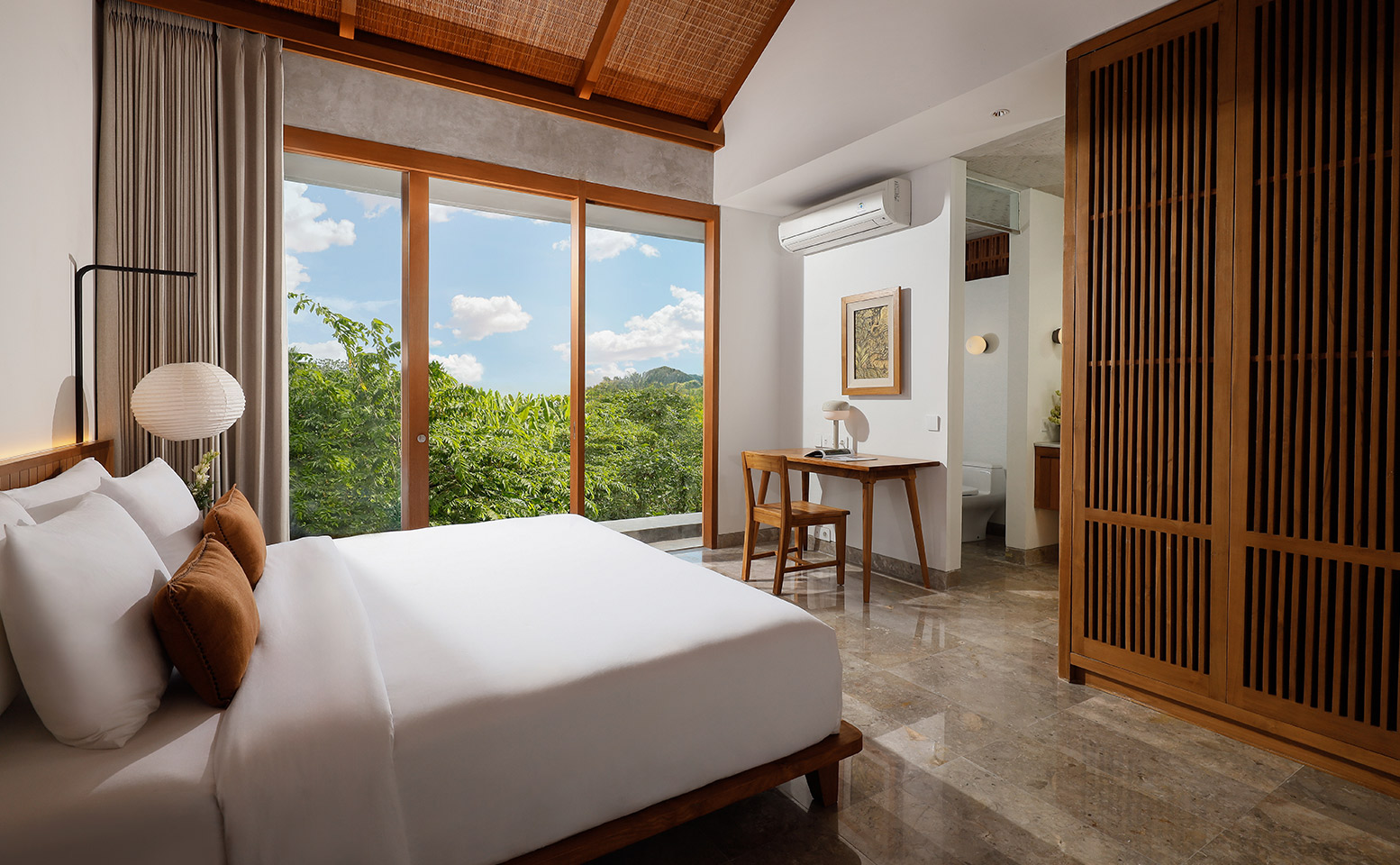 Villa Uma Santai - upstairs bedroom in room 4